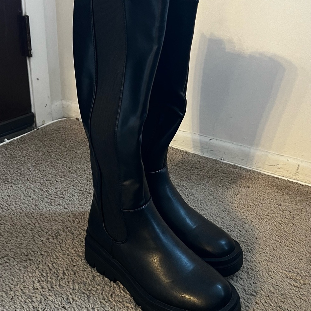 Black Knee-High Women's Boots